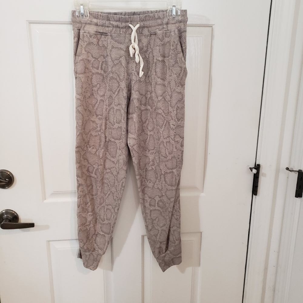 SUNDRY SNAKE PRINT JOGGERS POCKETS SOFT NWT S(1)